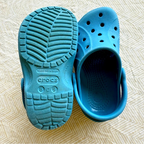 Crocs size 9c - Picture 3 of 6